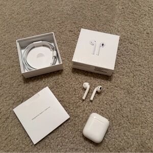 Apple White Wireless Earbuds with Charging Case and Cable